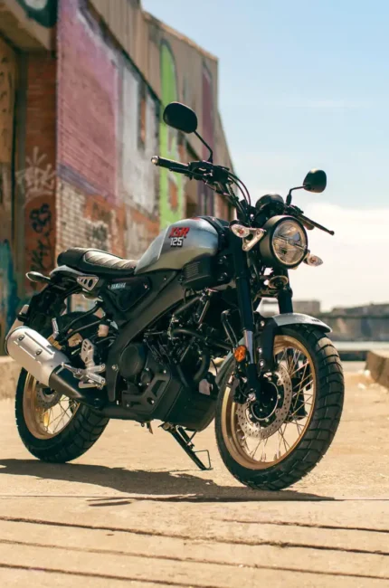 Viaja a través del tiempo nueva Yamaha XSR125 Legacy Motos Gamarro