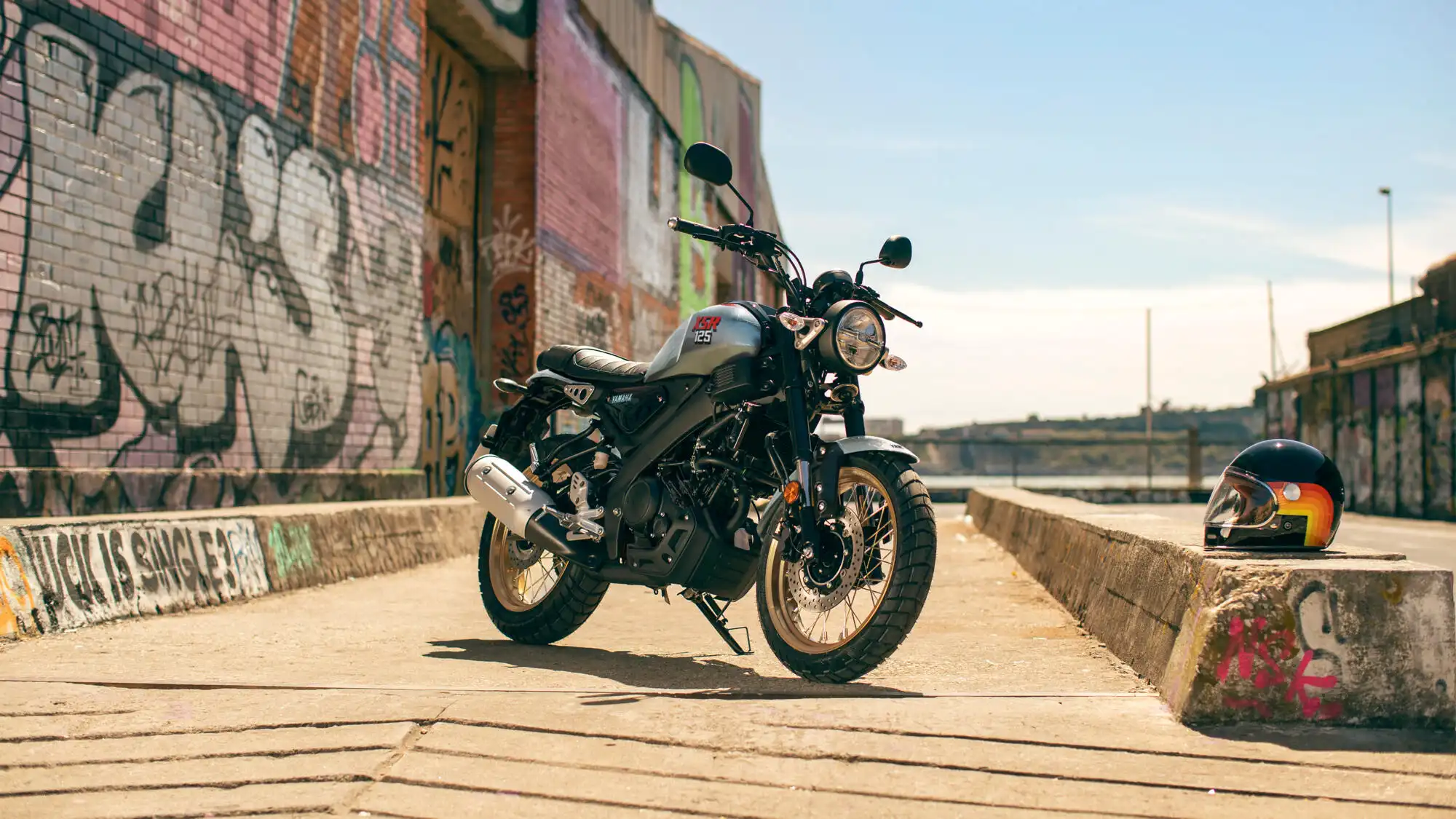 Viaja a través del tiempo nueva Yamaha XSR125 Legacy Motos Gamarro